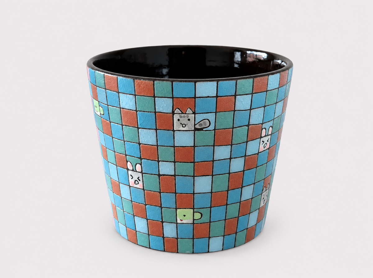 Artist Collection Black Pottery Mosaic Check Cup with Hand-Painted Animal Details – 300ml