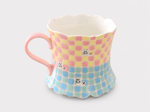 Artist Collection Pastel Check Scalloped Mug with Hand-Painted Animal Details – 250ml