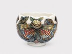 Handbemalte Keramiktasse mit Fliederdesign – Artisan Kaffeetasse mit Fuß