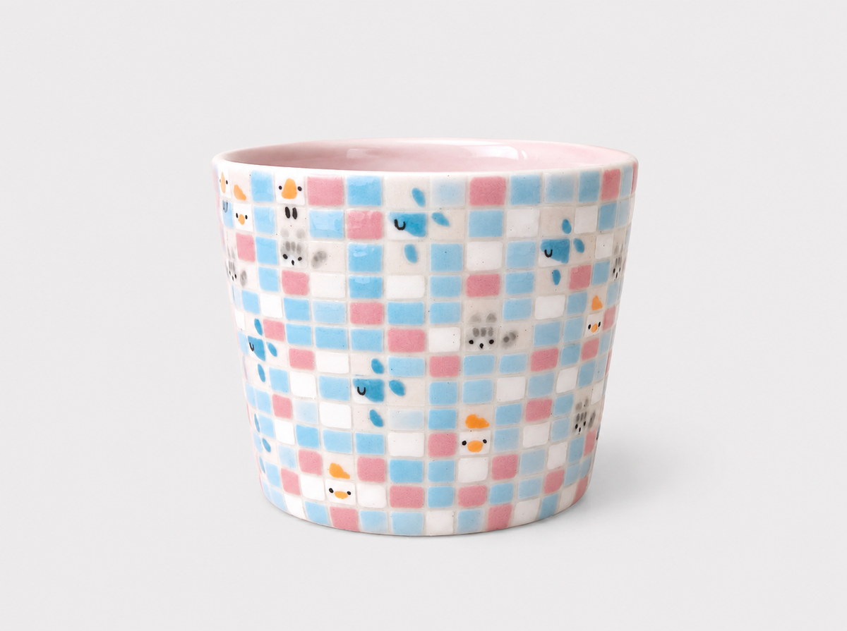 Artist Collection Raised Check Ceramic Mug with Hand-Painted Animal Details – 200ml