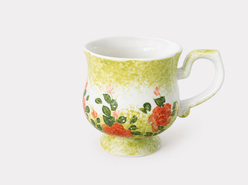 Hand-Painted Garden Rose Ceramic Mug – 400ml Artisan Footed Coffee Cup