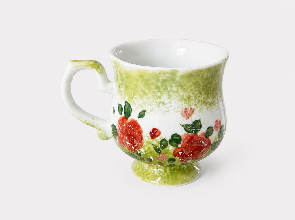 Hand-Painted Garden Rose Ceramic Mug – 400ml Artisan Footed Coffee Cup