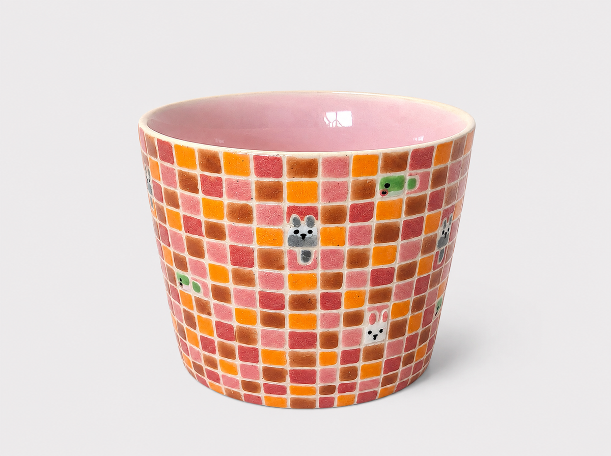 Artist Collection Warm-Tone Raised Check Ceramic Mug with Hand-Painted Animal Details – 200ml