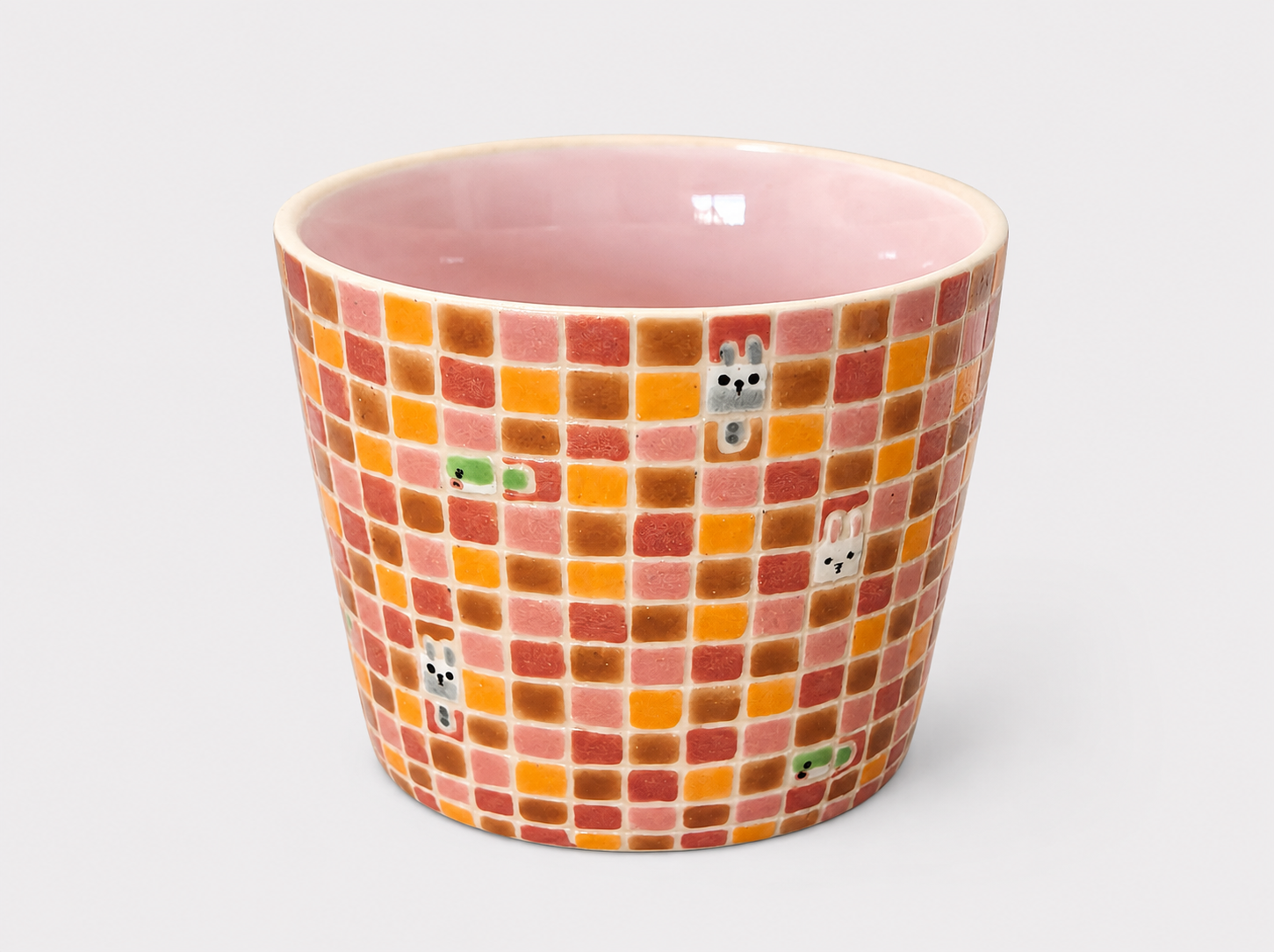 Artist Collection Warm-Tone Raised Check Ceramic Mug with Hand-Painted Animal Details – 200ml
