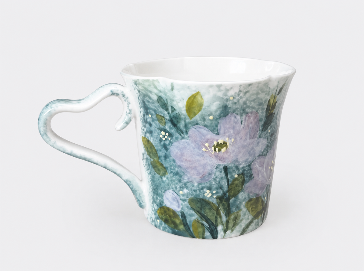 Hand-Painted Water Lily Ceramic Mug – 280ml Botanical Tea & Coffee Cup with Heart-Shaped Handle