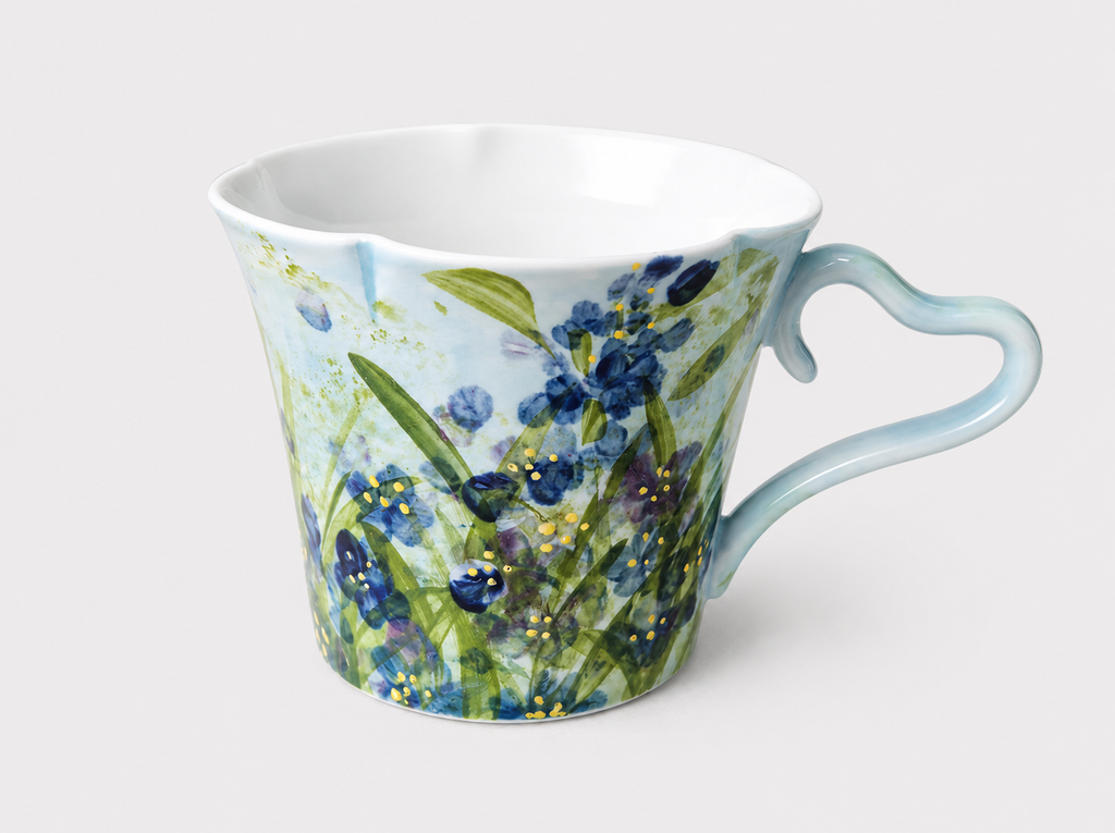 Hand-Painted Blue Wildflower Ceramic Mug – 280ml Floral Tea & Coffee Cup with Heart-Shaped Handle