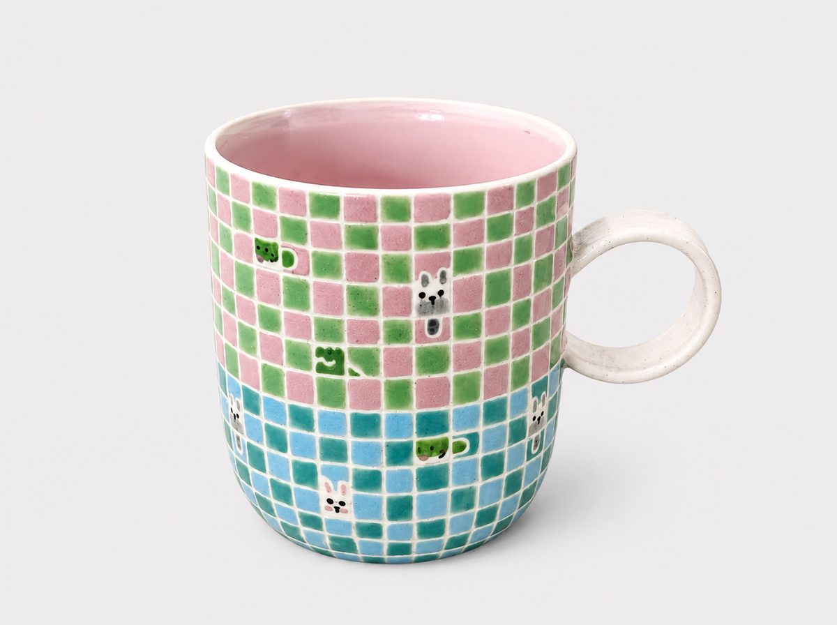 Artist Collection Colour-Block Raised Check Ceramic Mug with Hand-Painted Animal Details – 300ml