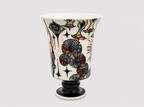 Handbemalte Keramiktasse mit Fliederdesign – Artisan Kaffeetasse mit Fuß